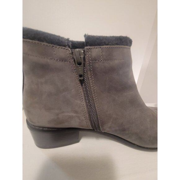 Vionic Women’s Jocelyn Suede Gray Weather Resistant Side Zip Booties  Size 9.5 - Picture 3 of 9